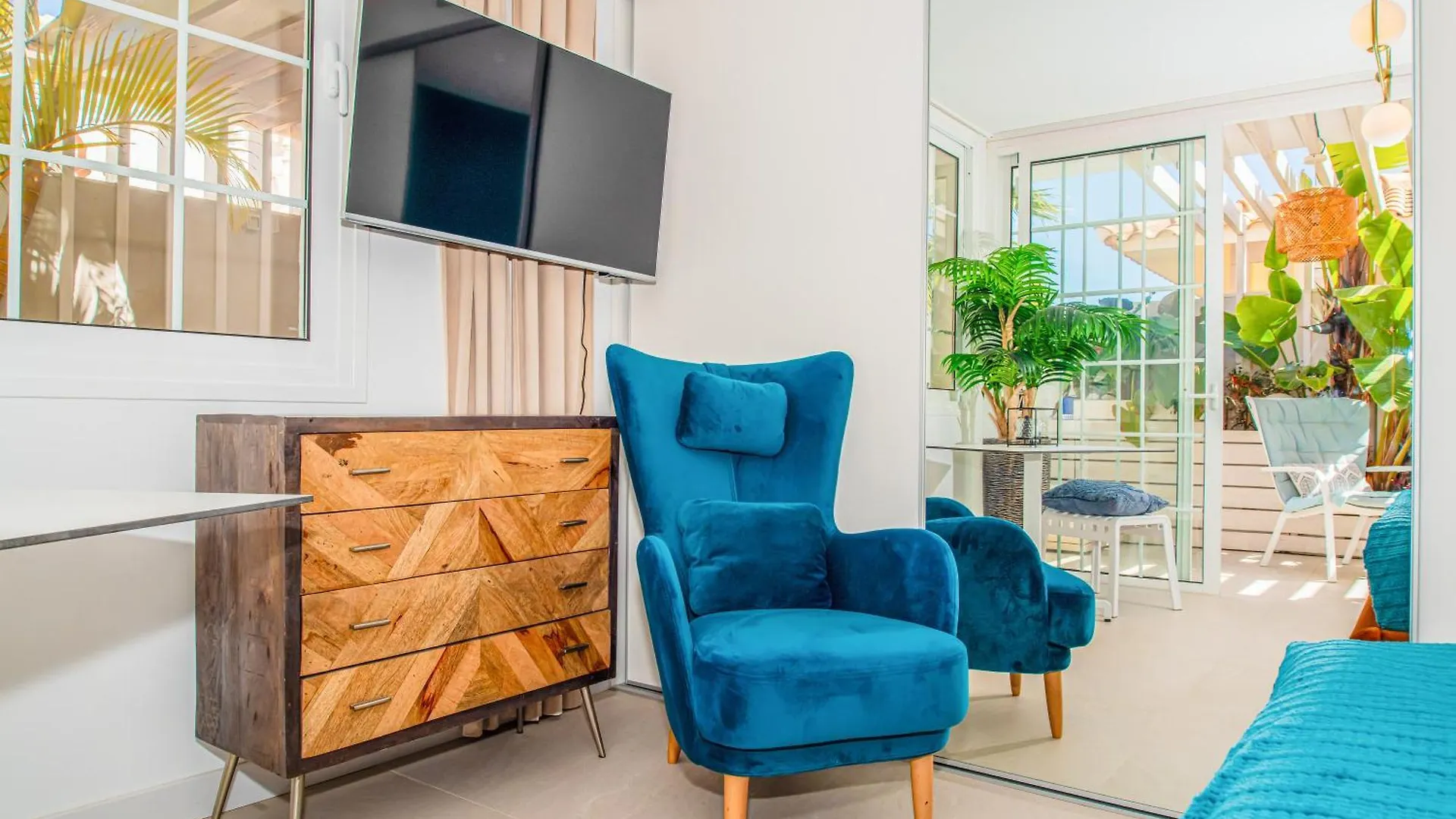 Апартаменты Luxury 3Bd Villa With Premium Amenities, Jacuzzi, Private Parking Эль-Пальмар
