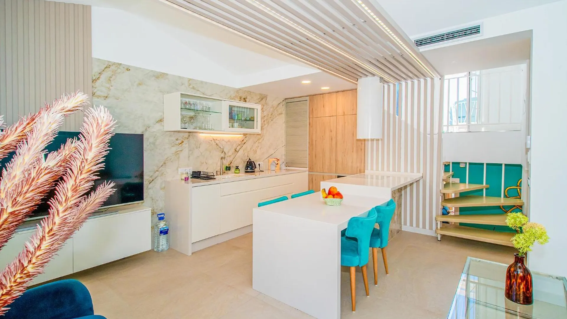 Апартаменты Luxury 3Bd Villa With Premium Amenities, Jacuzzi, Private Parking Эль-Пальмар