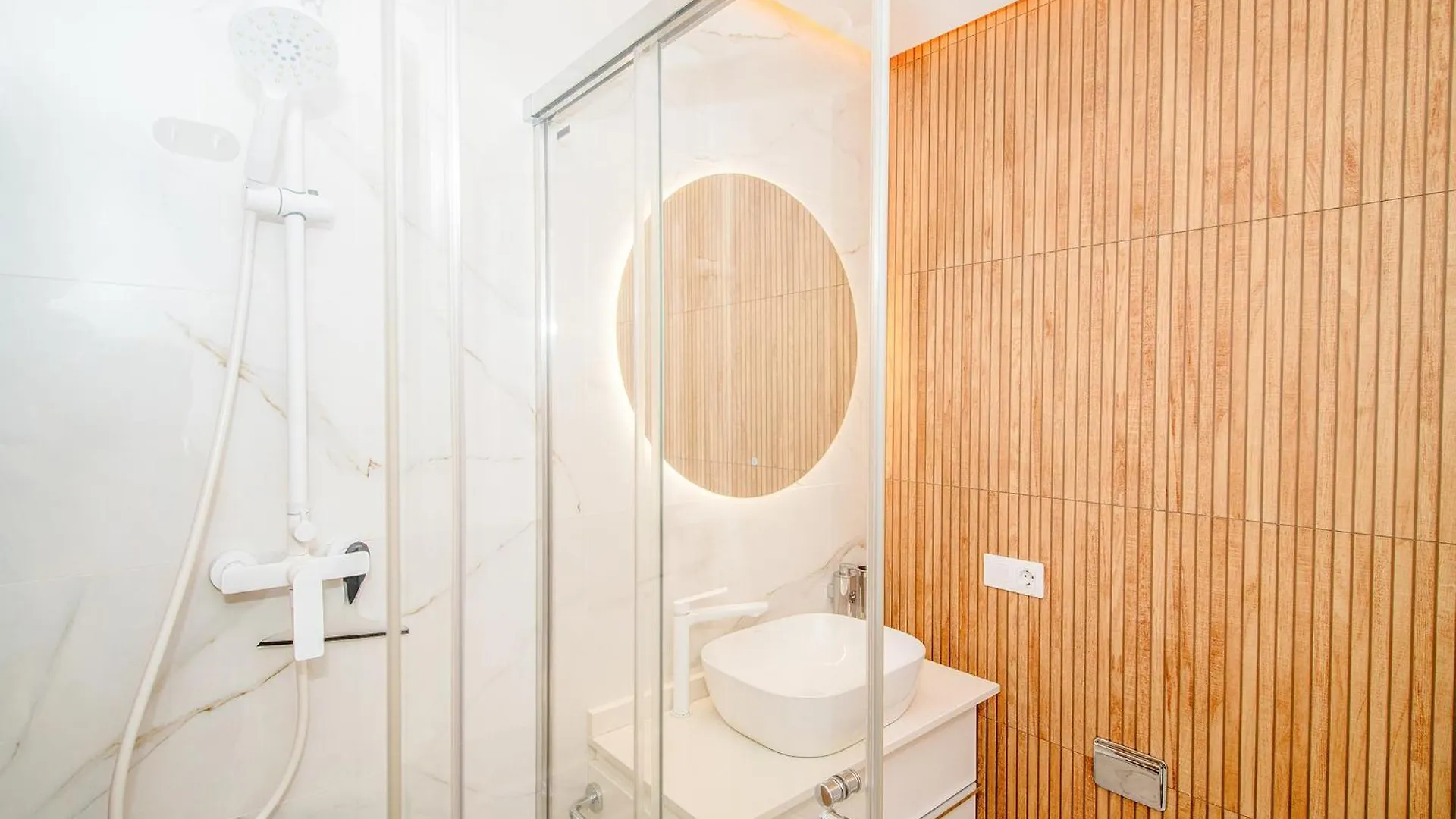 Апартаменты Luxury 3Bd Villa With Premium Amenities, Jacuzzi, Private Parking Эль-Пальмар Испания