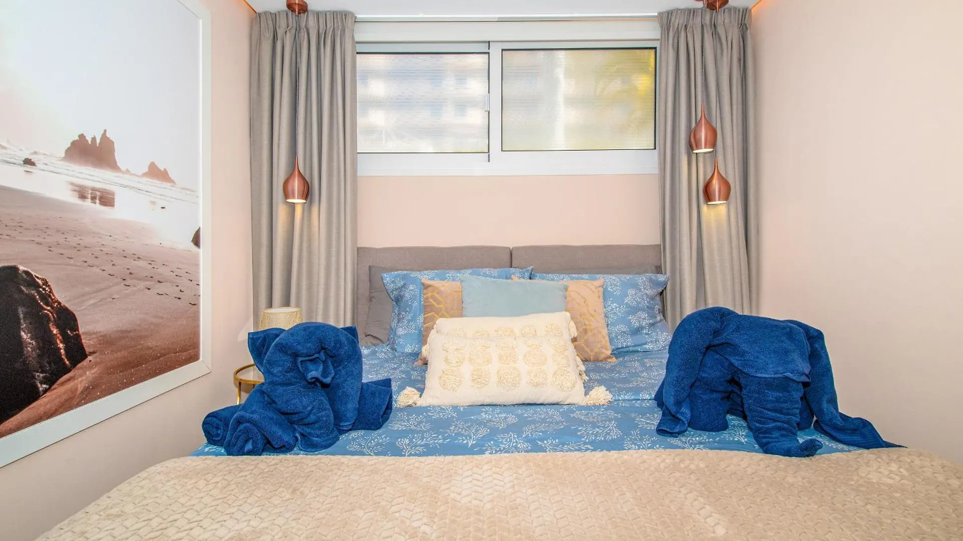 Апартаменты Luxury 3Bd Villa With Premium Amenities, Jacuzzi, Private Parking Эль-Пальмар